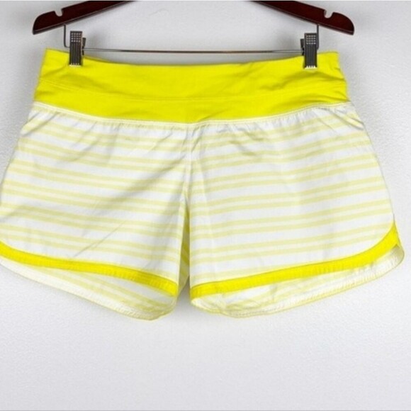Lululemon Groovy Run Short Twin Stripe Sizzle Yellow White Lined Stretch Size 8 - Picture 3 of 6